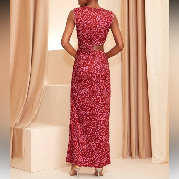 Elegant Red Cutout Maxi Dress - Picture 7 of 7